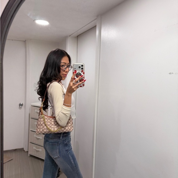 Juliet Shoulder Bag 25
In Signature Textile Jacquard - Picture 5 of 10